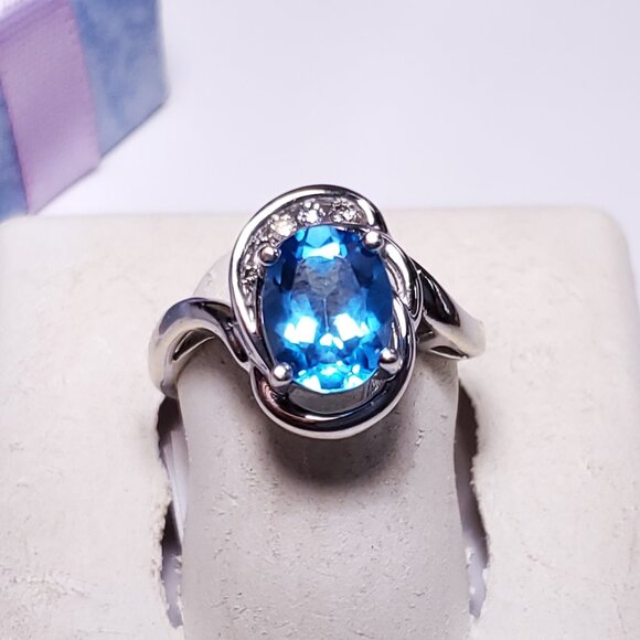 Estate 2ctw Natural Oval Super Blue Topaz / Diamond Swirl 10Kt W/Gold Ring#22506 - Picture 1 of 6